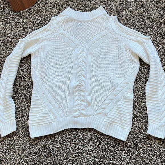 White sweater size small - Picture 1 of 3